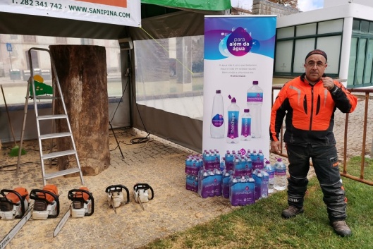 �gua Monchique apoia escultor Nelson Ramos