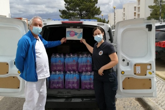 �gua Monchique apoia profissionais de sa�de e IPSS de Loul�